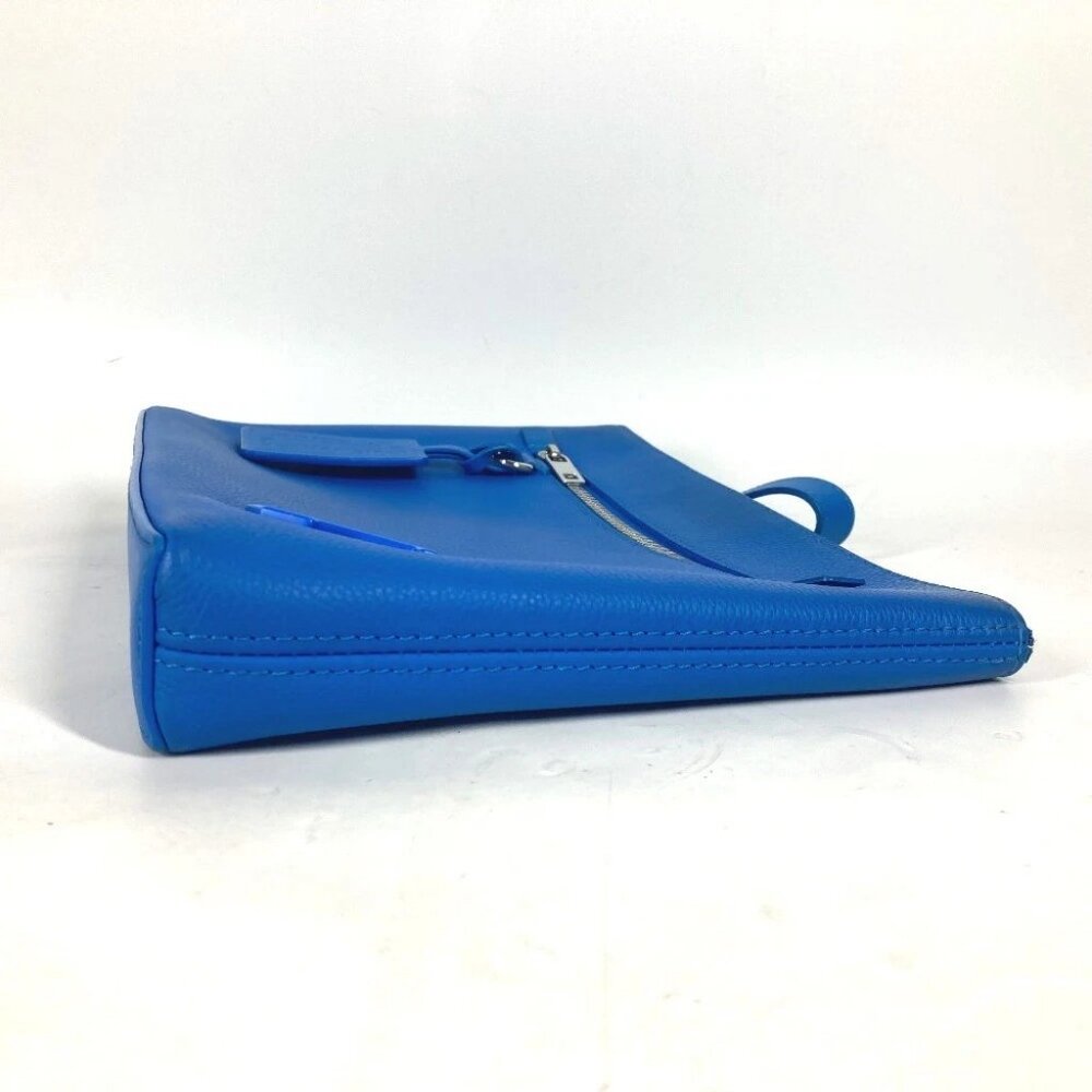 LOUIS VUITTON M82270 Aerogram Takeoff-Pouch Clutch (Initials "MH" on name tag) - Picture 3 of 15